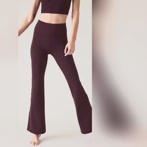 NWT Athleta Elation Flare Pant in Spiced Cabernet, Women's M